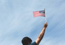 Gli Stati Uniti saranno declassati e, se sì, da chi, o la situazione è “stabile”?