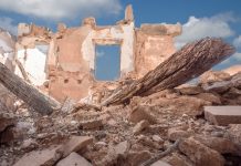 Guerra in Siria – Aerei siriani e russi colpiscono siti di militanti nella provincia di Homs