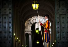 Trump vuole che il nuovo papa ricostruisca un cattolicesimo “alla americana”