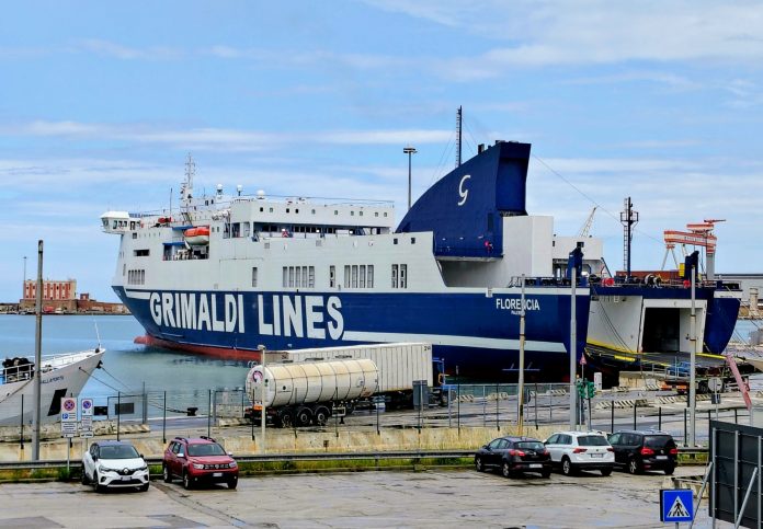 Nel porto di Ancona. © Münzenberg Medien, foto: Stefan Pribnow, luogo e data dello scatto: Ancona, 9.5.2025
