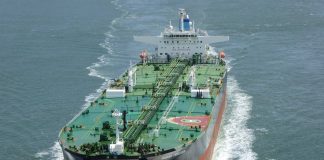 Crolla dell’80% il numero di navi in transito nello Stretto di Hormuz a causa dell’escalation